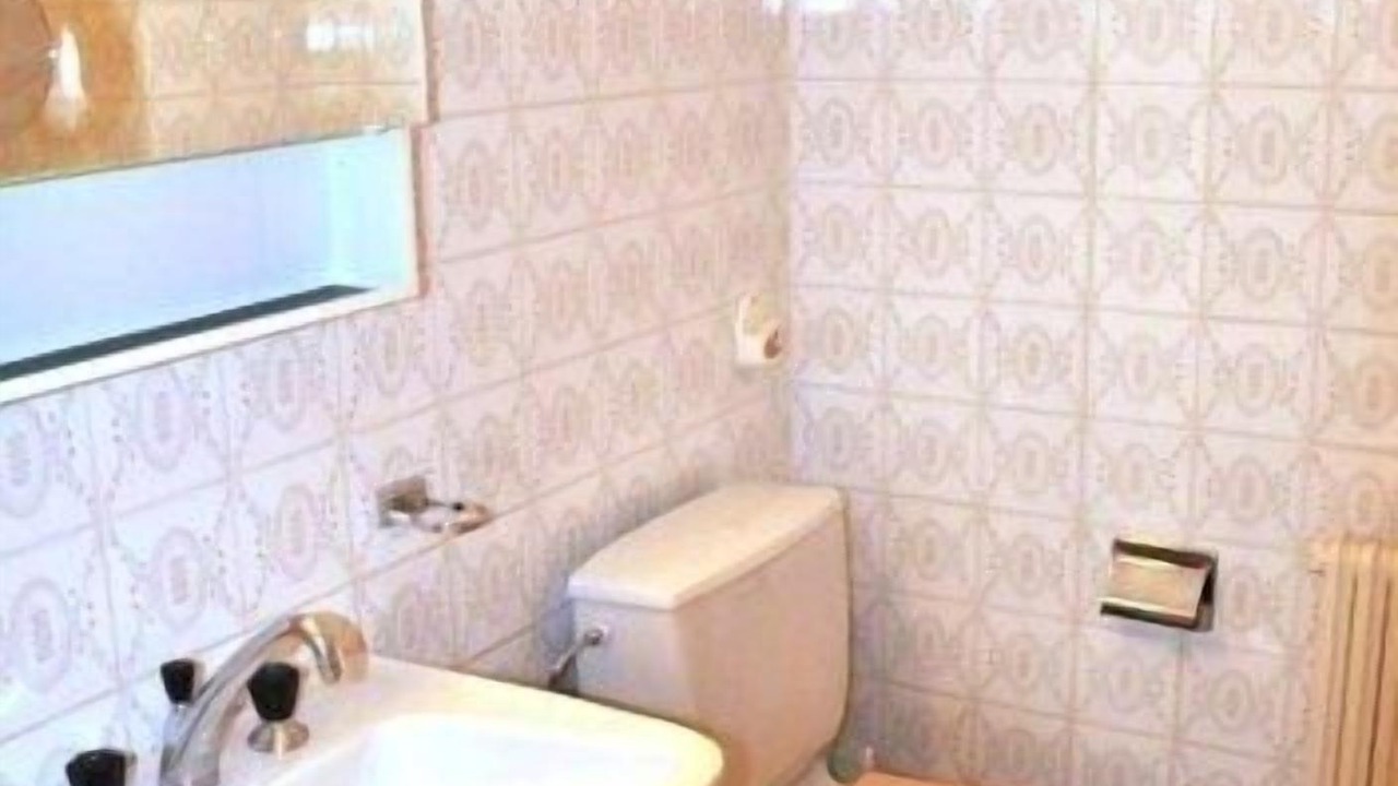 Photo of Bathroom in Vex