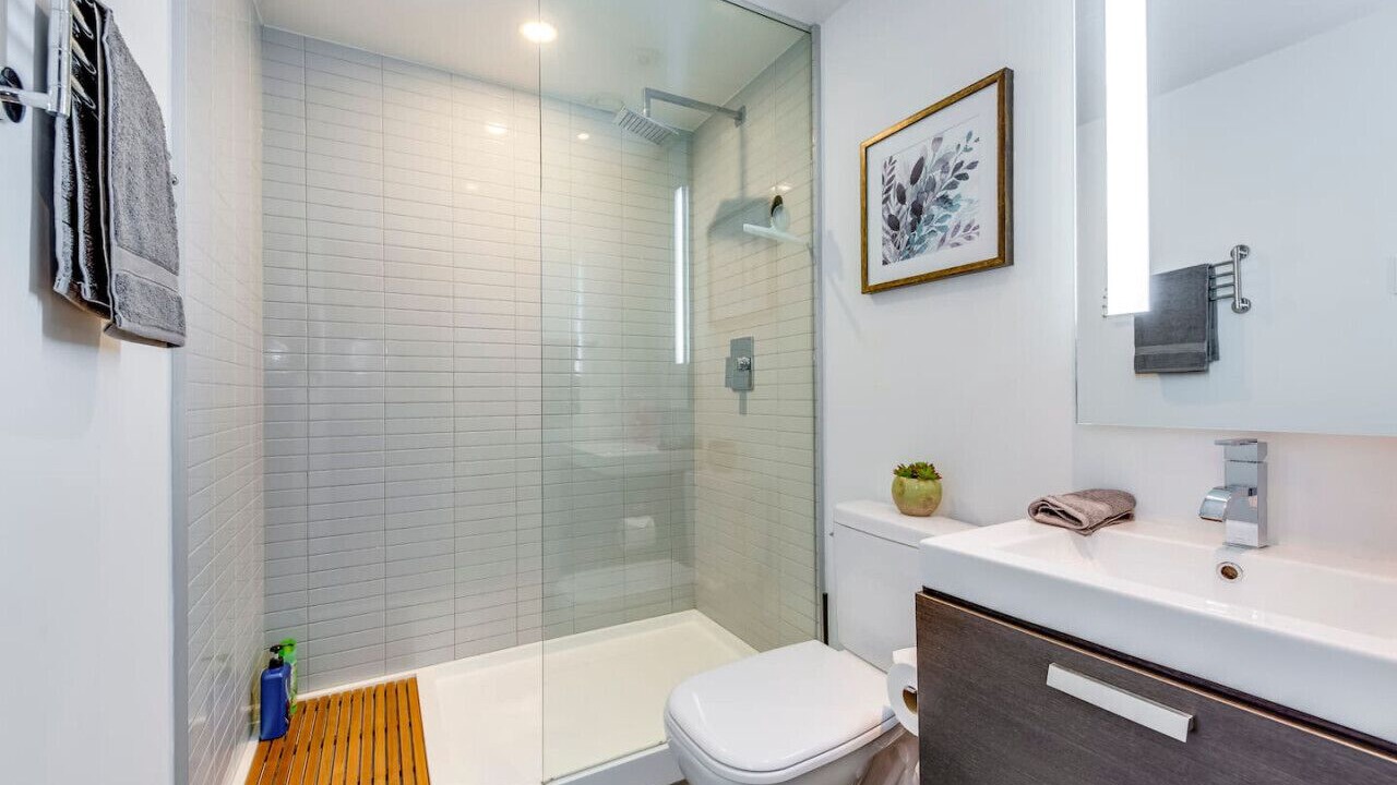 Photo of Bathroom in Fashion District