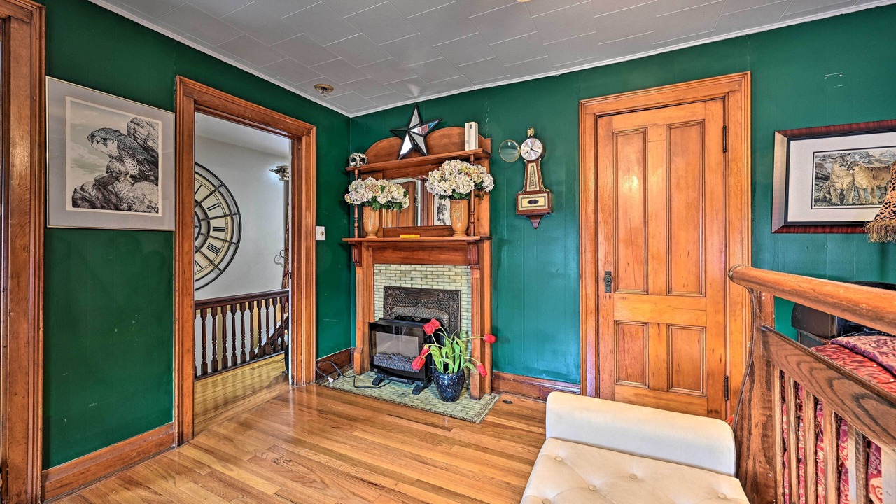 Photo of Livingroom in Plattsburgh