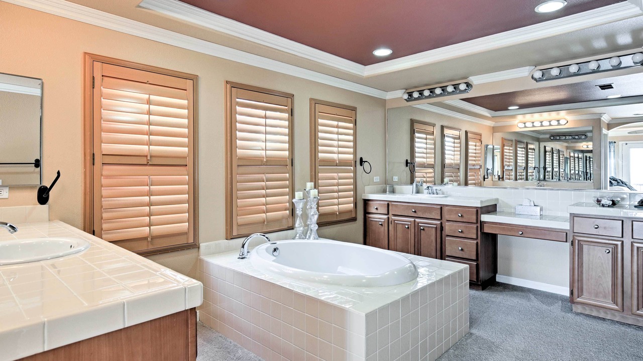 Photo of Bathroom in Ocean View Hills