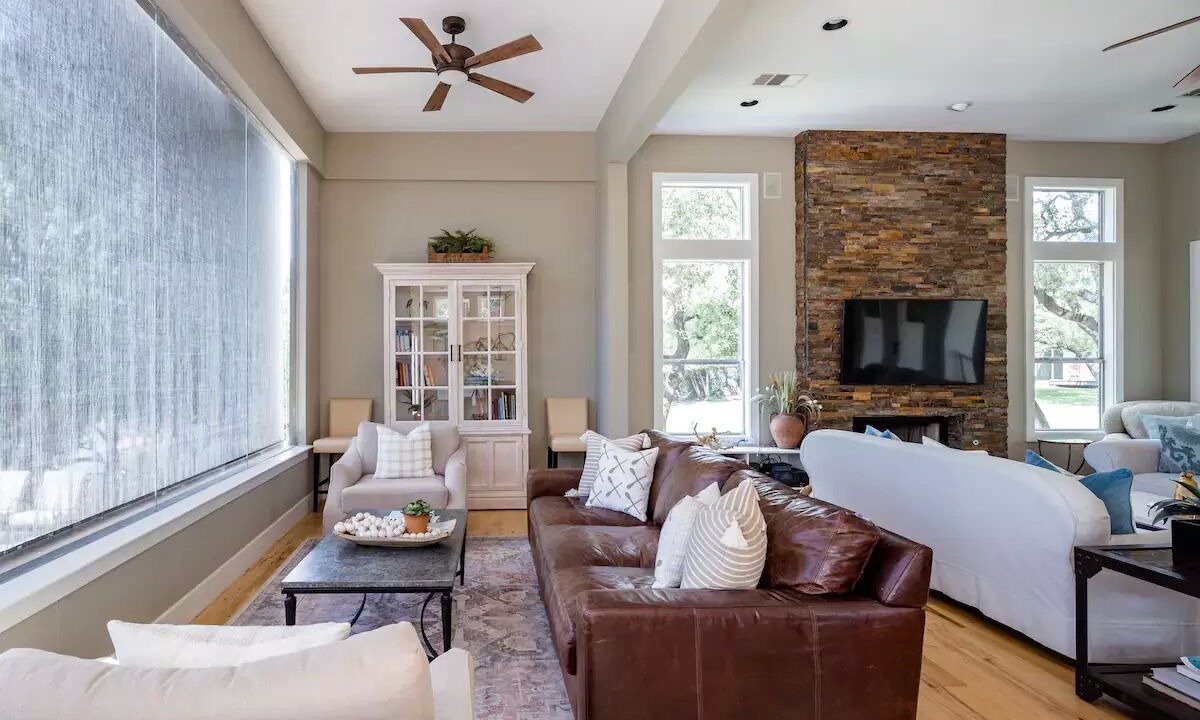 Photo of Livingroom in Pedernales Bend
