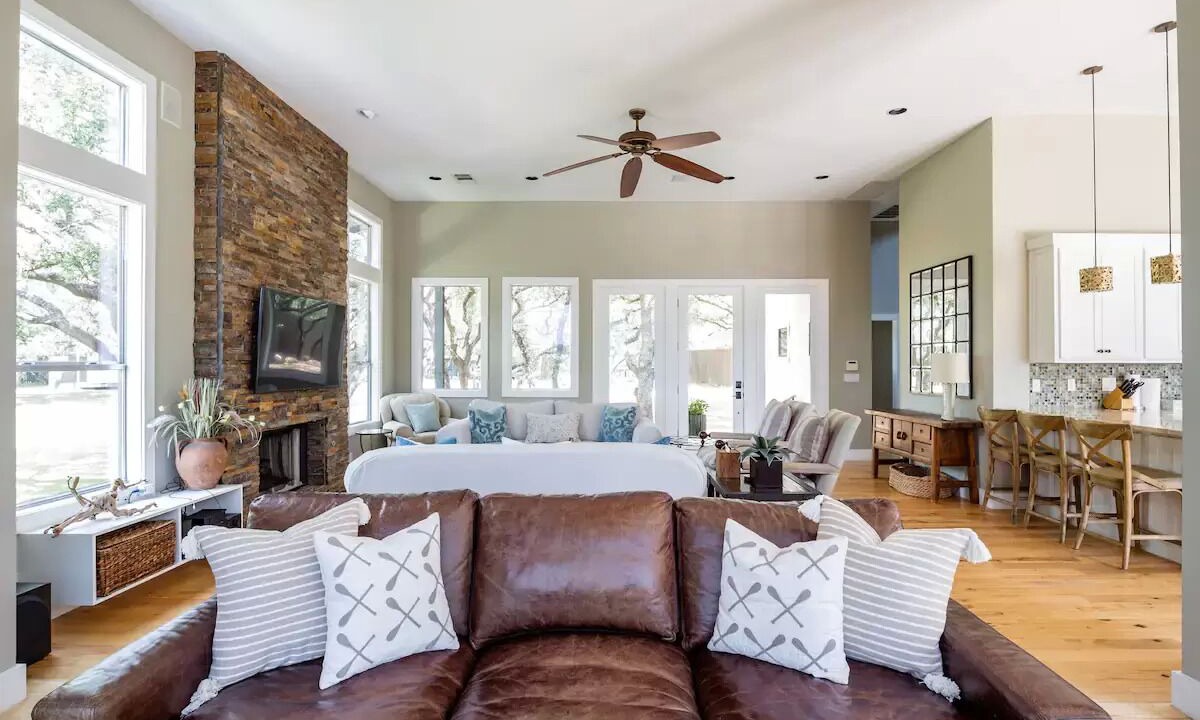 Photo of Livingroom in Pedernales Bend