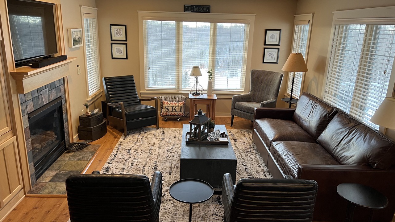 Photo of Livingroom in Thompsonville