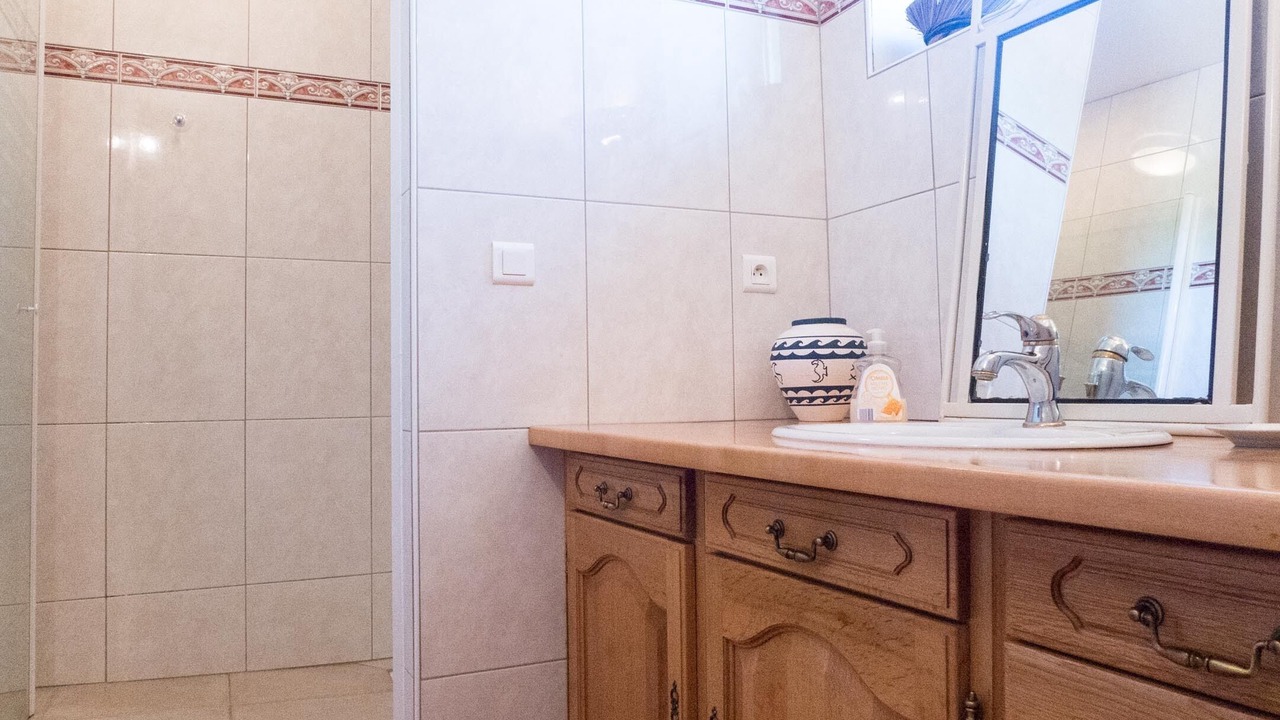Photo of Bathroom in Conilhac-de-la-Montange