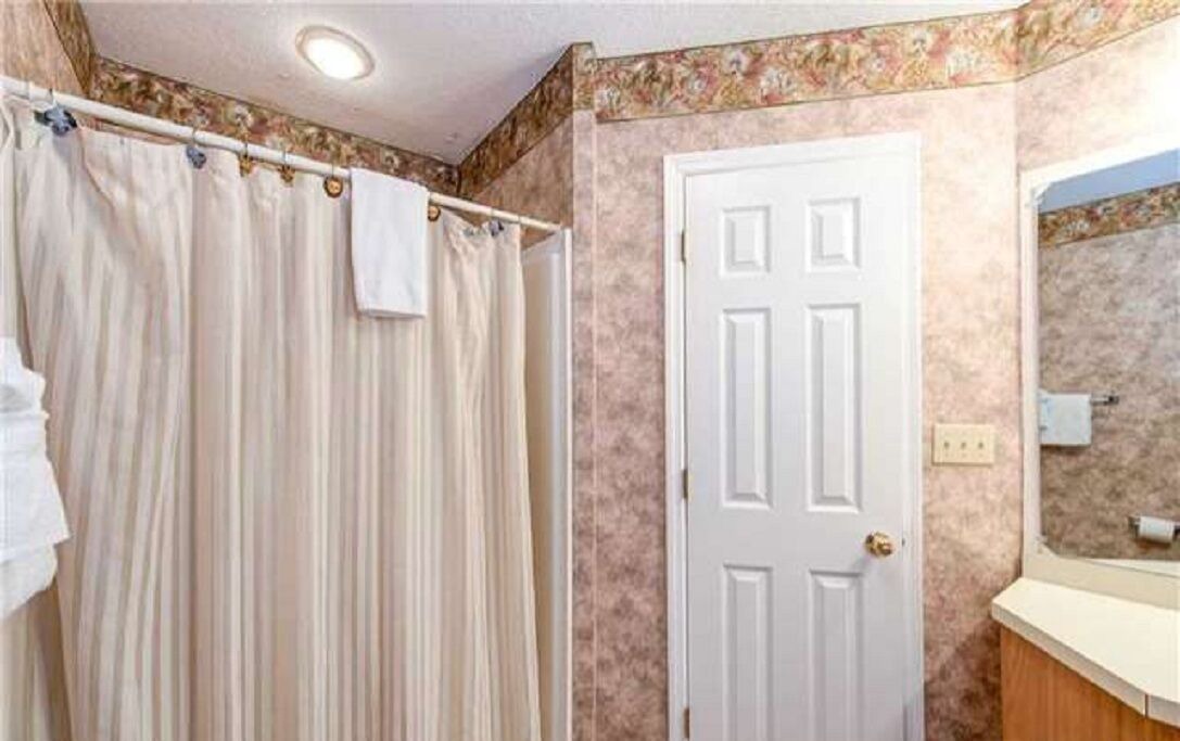 Photo of Bathroom in Chalet Village