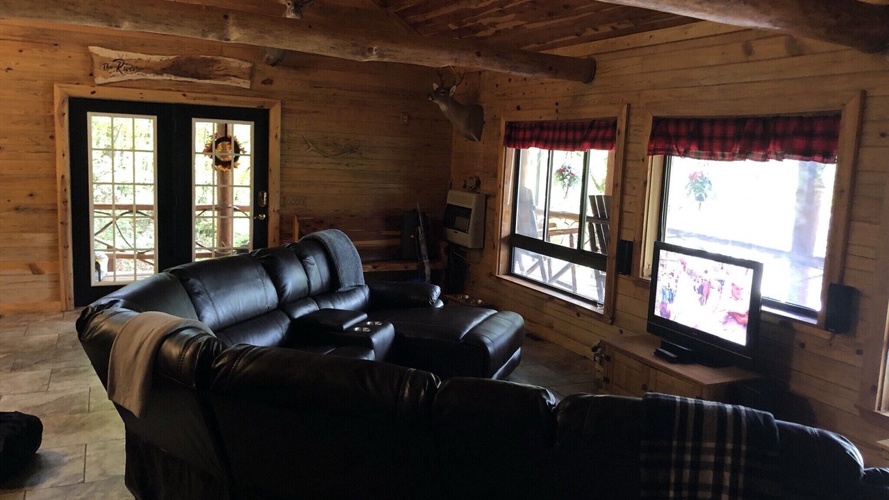 Photo of Livingroom in Doniphan