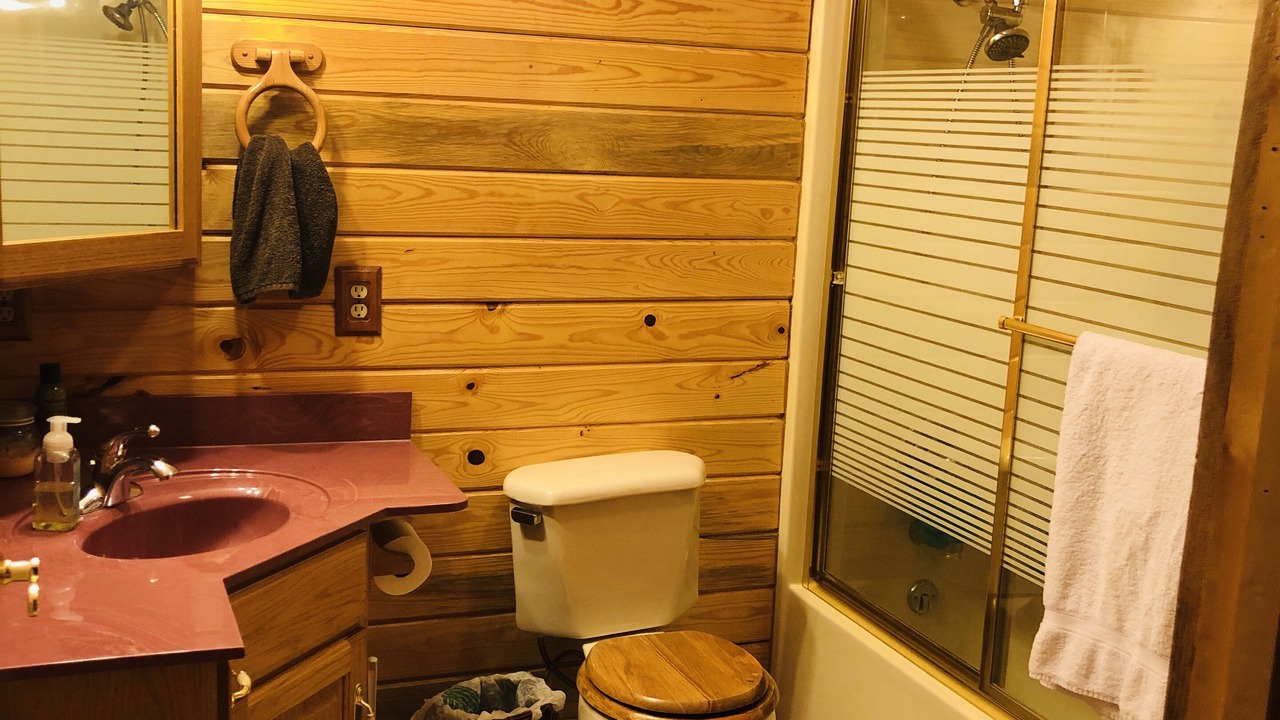 Photo of Bathroom in Doniphan