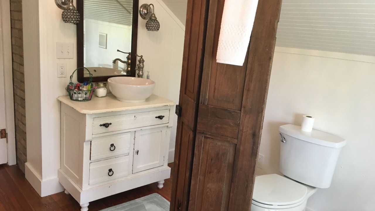 Photo of Bathroom in Carmine