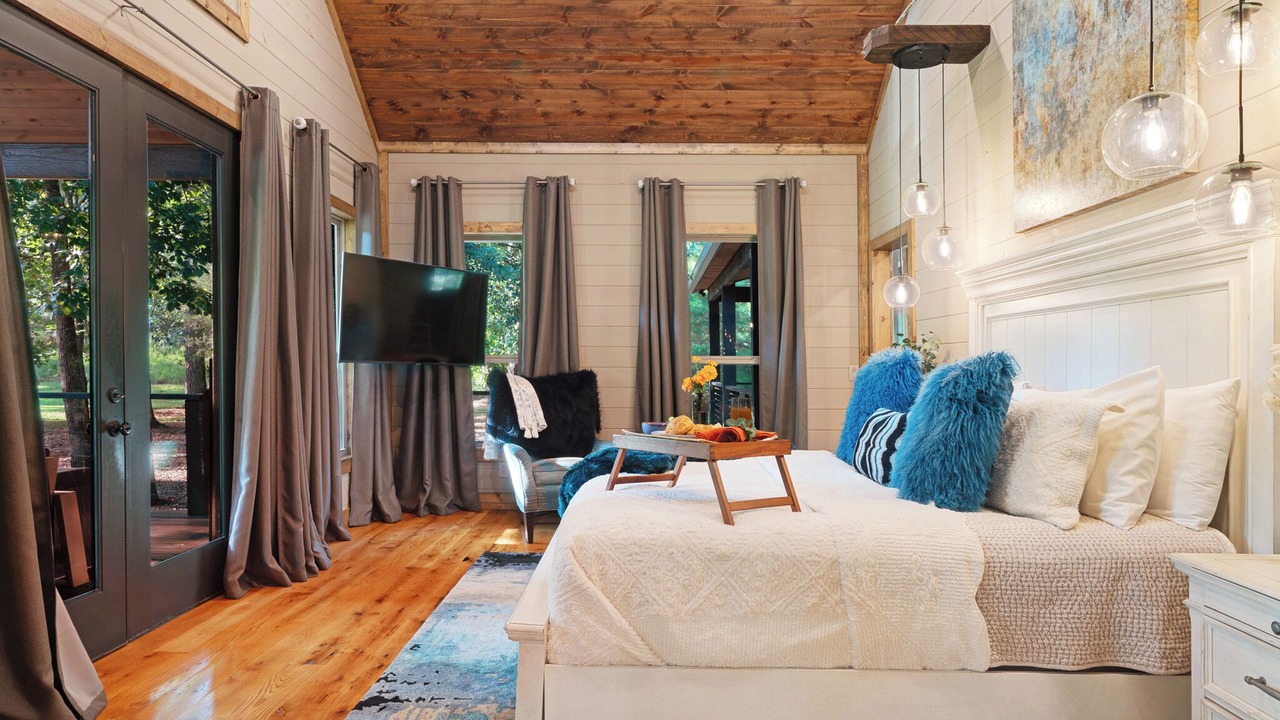 Photo of Bedroom in Hochatown