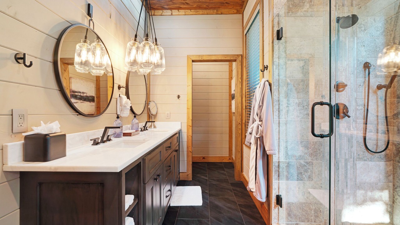 Photo of Bathroom in Hochatown
