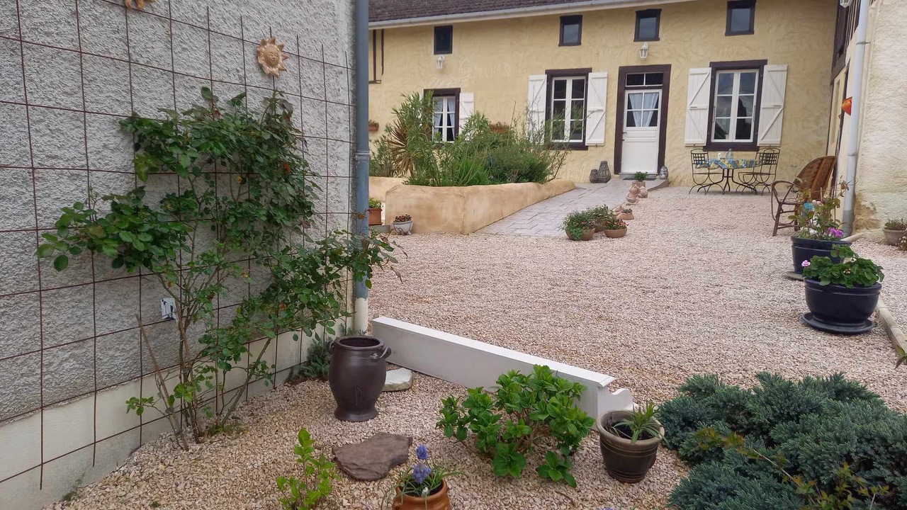 Photo of Outdoor in Estampes