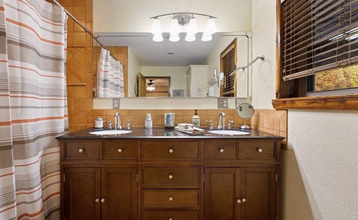 Photo of Bathroom in Octavia