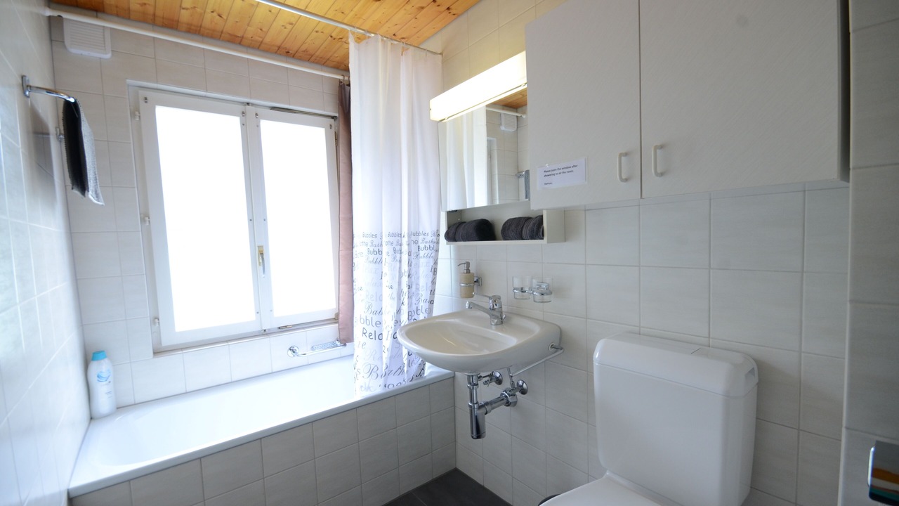 Photo of Bathroom in Boenigen