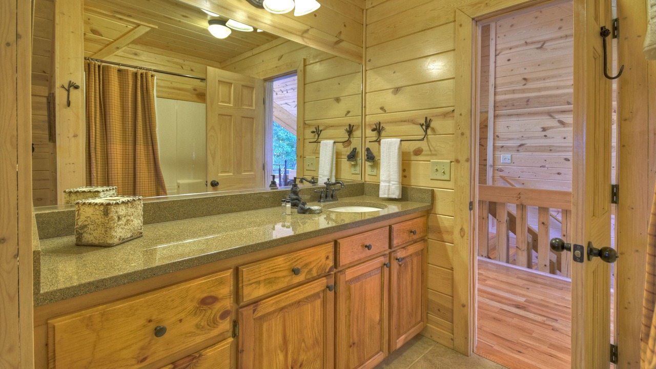 Photo of Bathroom in Mineral Bluff