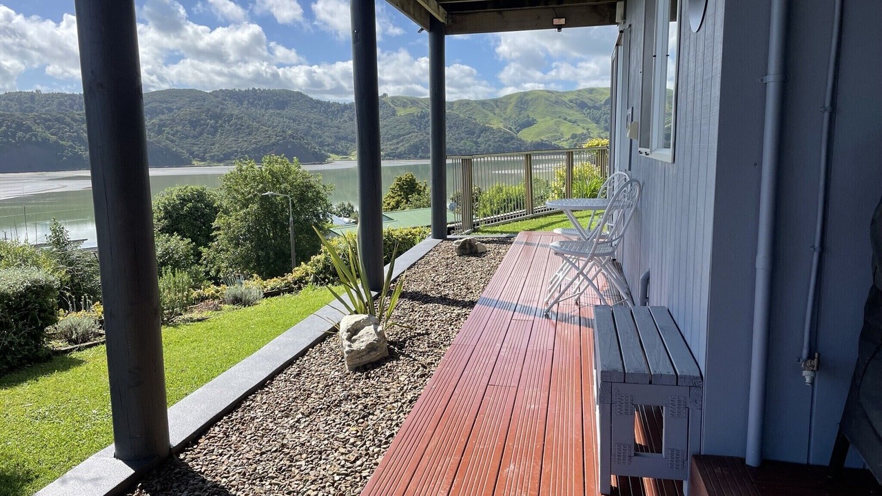 Photo of Patio Balcony in Taharoa