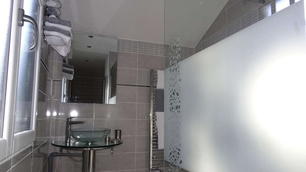 Photo of Bathroom in Saint-Martin-aux-Buneaux