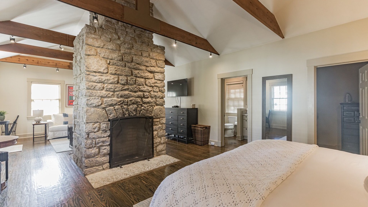 Photo of Bedroom in Glenview