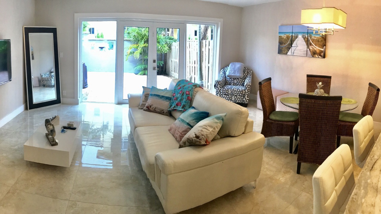 Photo of Livingroom in Deerfield Beach