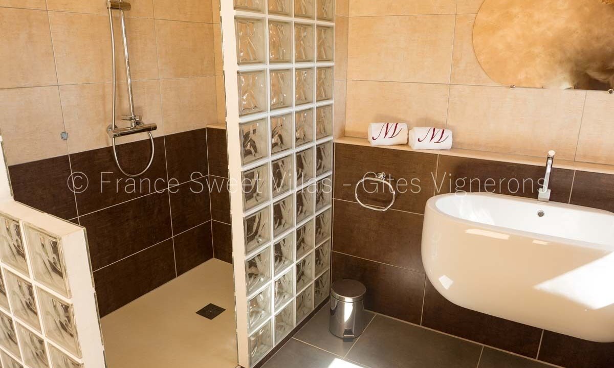 Photo of Bathroom in Pauligne
