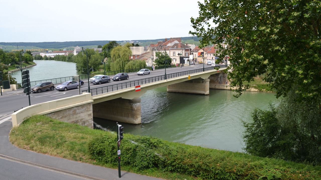 Photo of Others in Epernay