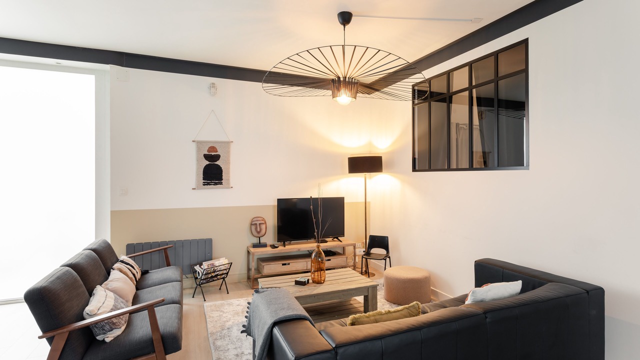 Photo of Livingroom in Alphonse Guerin