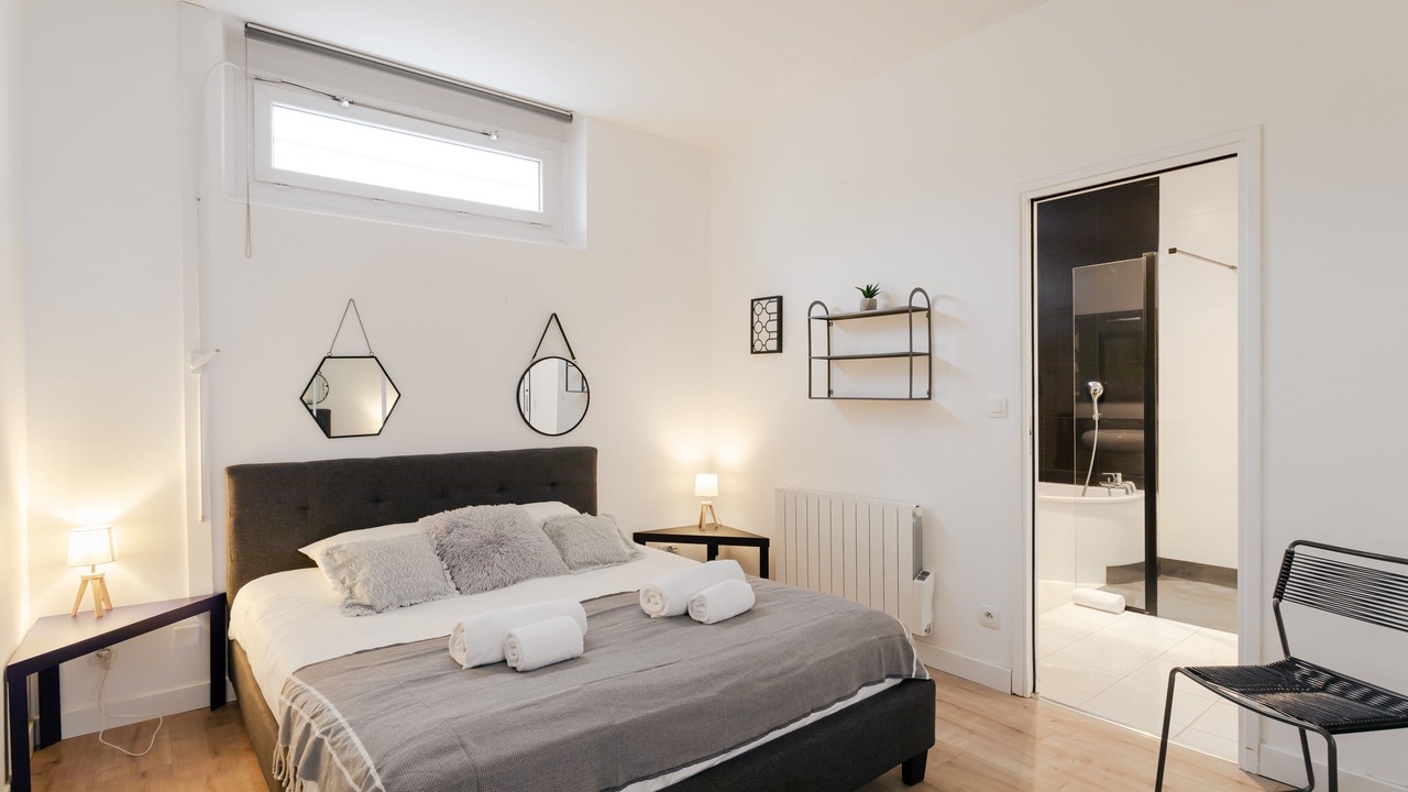 Photo of Bedroom in Alphonse Guerin