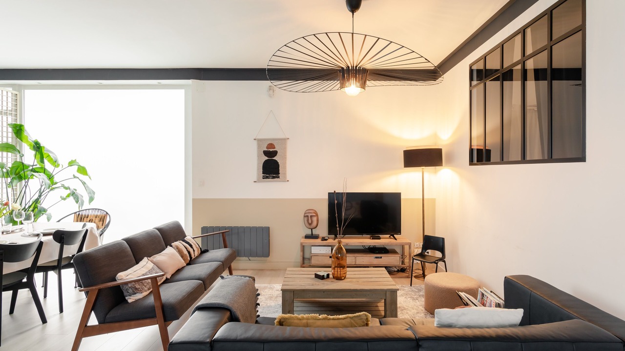 Photo of Livingroom in Alphonse Guerin