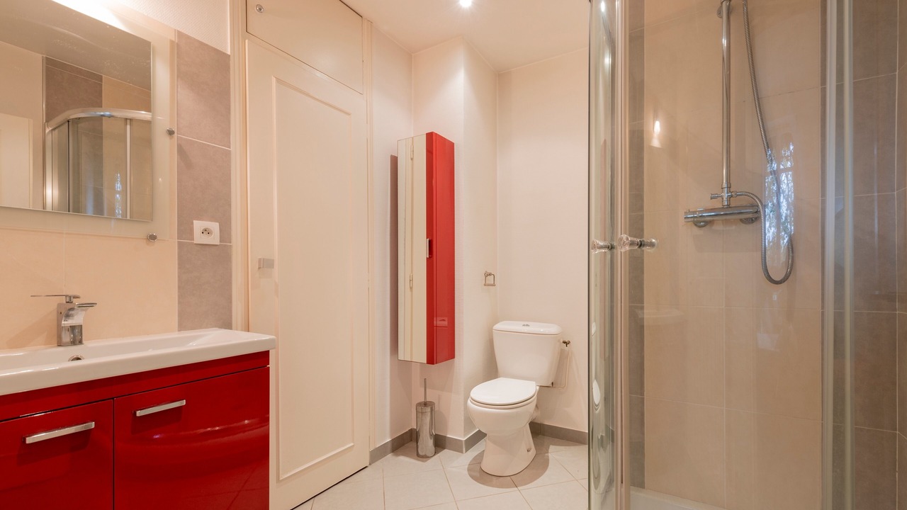 Photo of Bathroom in Carmes