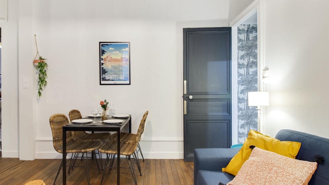 Photo of Livingroom in Graslin - Commerce
