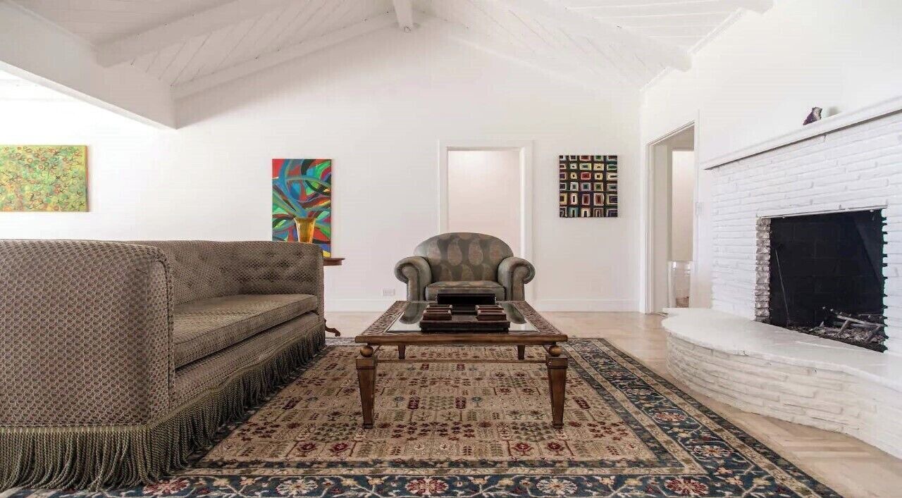 Photo of Livingroom in Sherman Oaks