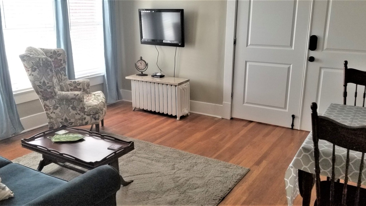 Photo of Livingroom in Central Gardens