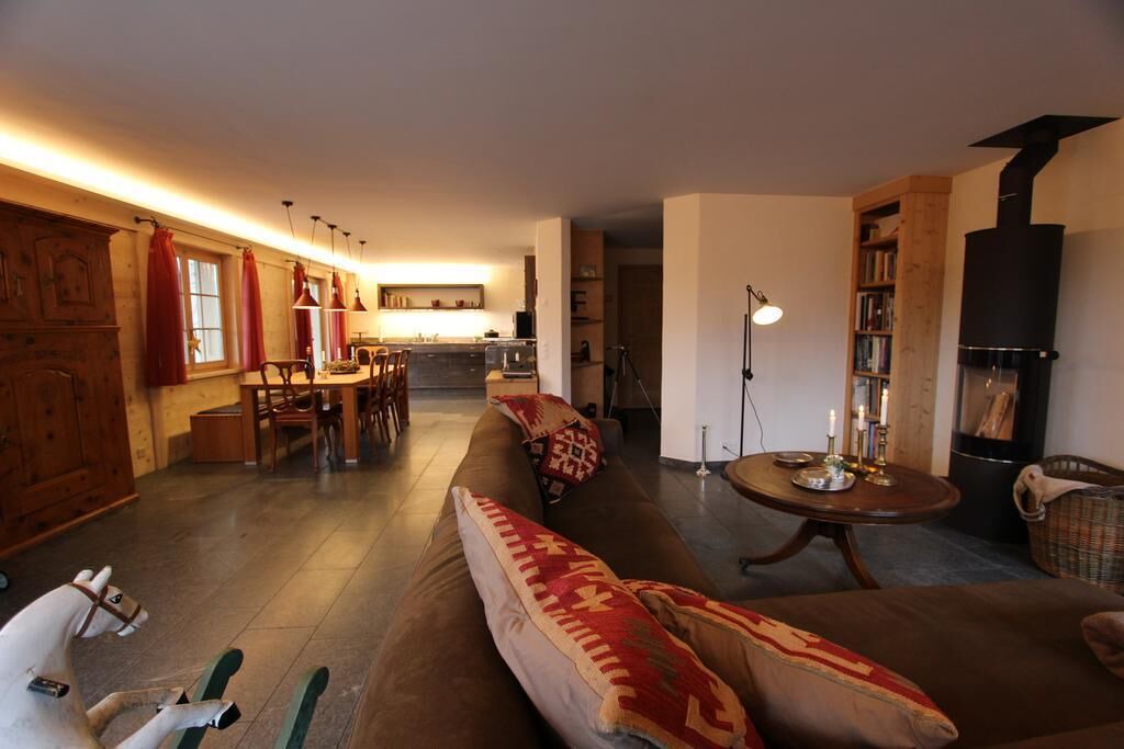 Photo of Livingroom in Rougemont