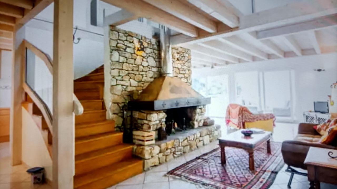 Photo of Livingroom in Pugny-Chatenod