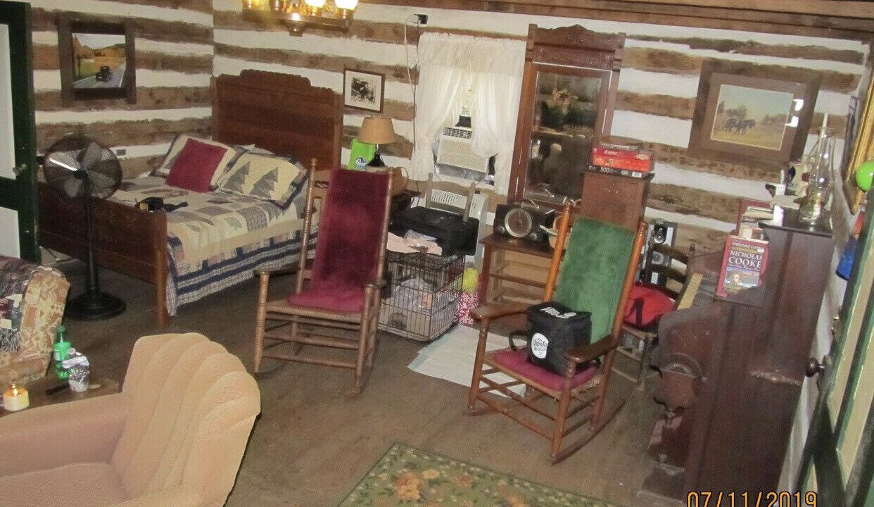 Photo of Livingroom in Smith River