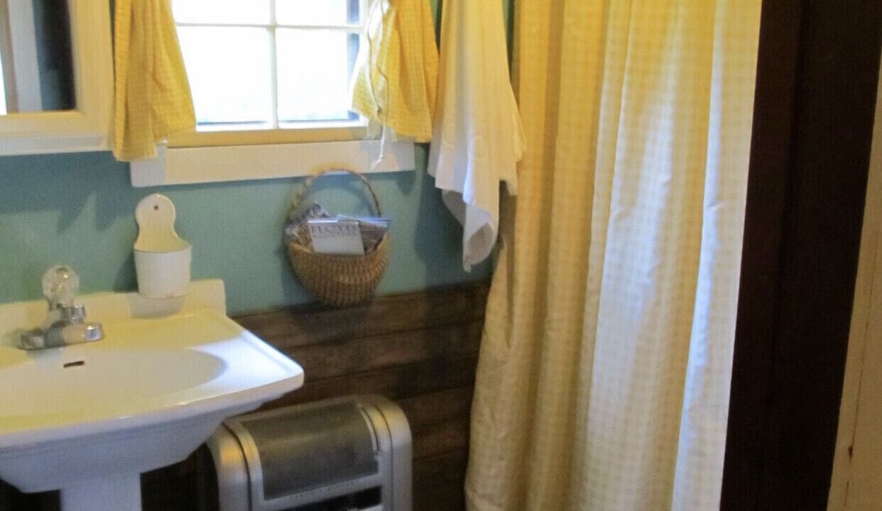 Photo of Bathroom in Smith River