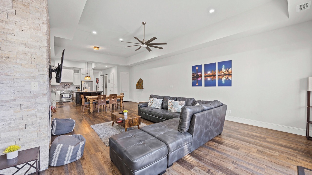 Photo of Livingroom in Old East Dallas