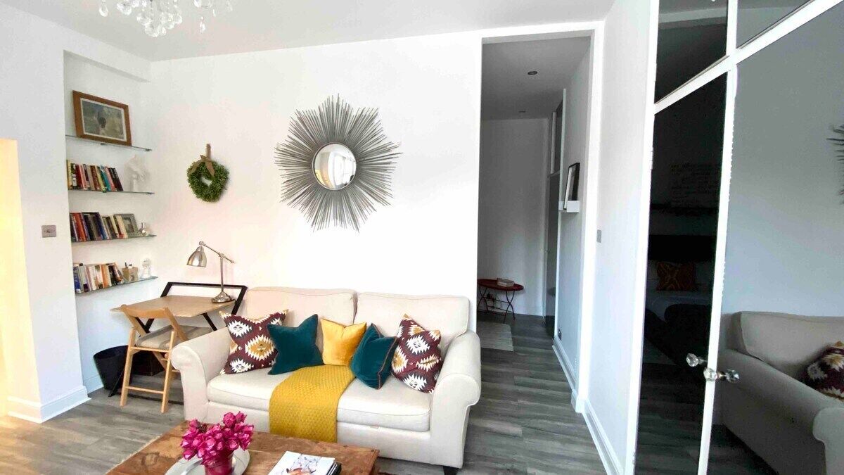 Photo of Livingroom in Frognal and Fitzjohns