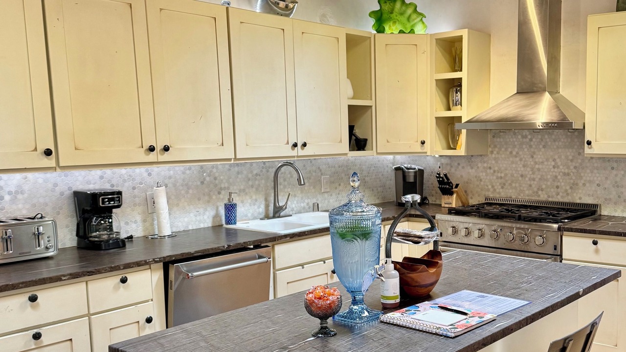 Photo of Kitchen in Northeast Santa Fe