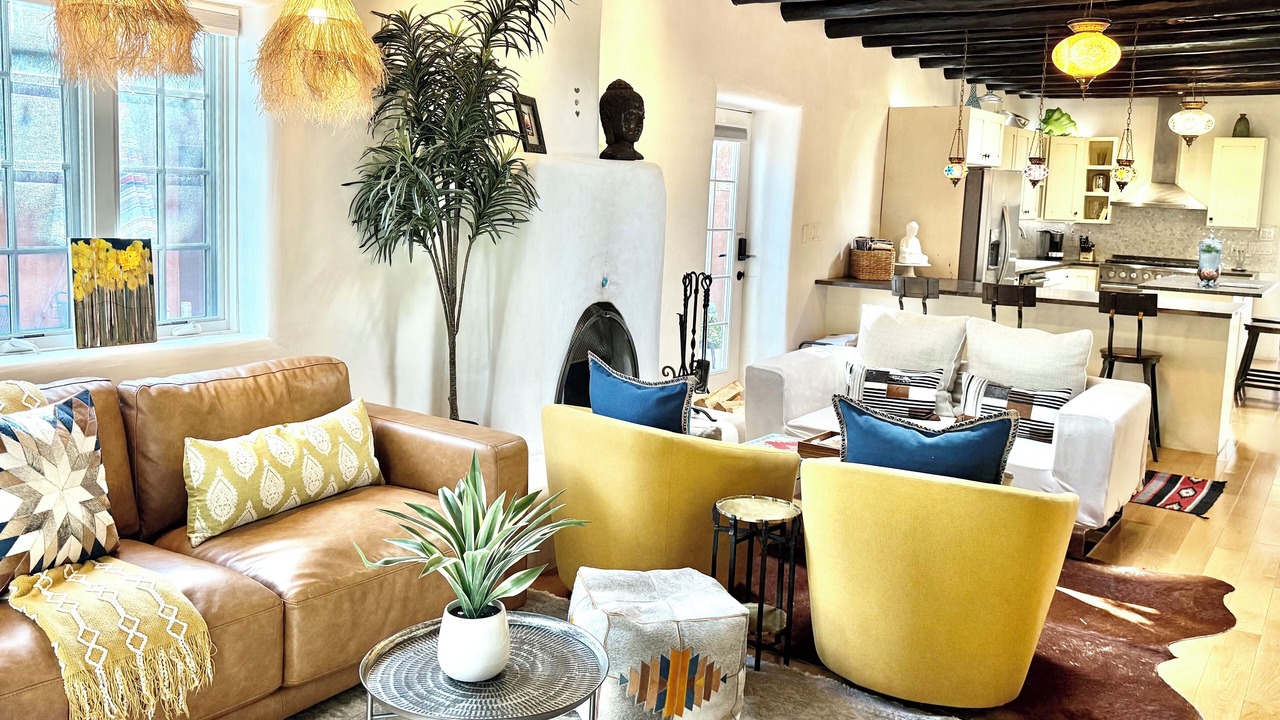 Photo of Livingroom in Northeast Santa Fe
