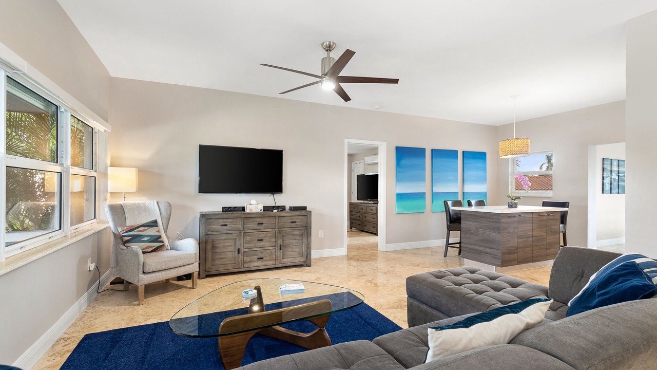 Photo of Livingroom in Oakland Park