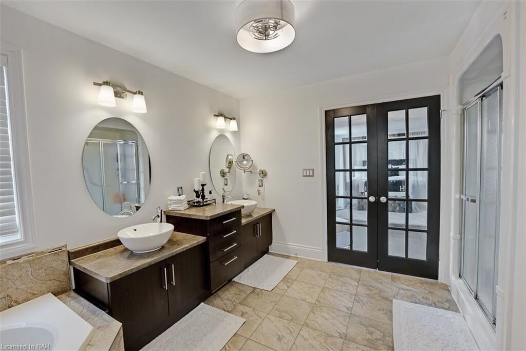 Photo of Bathroom in Niagara Falls