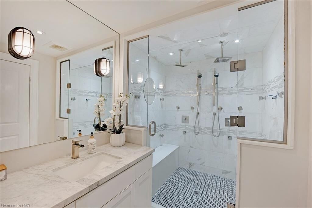 Photo of Bathroom in Niagara Falls