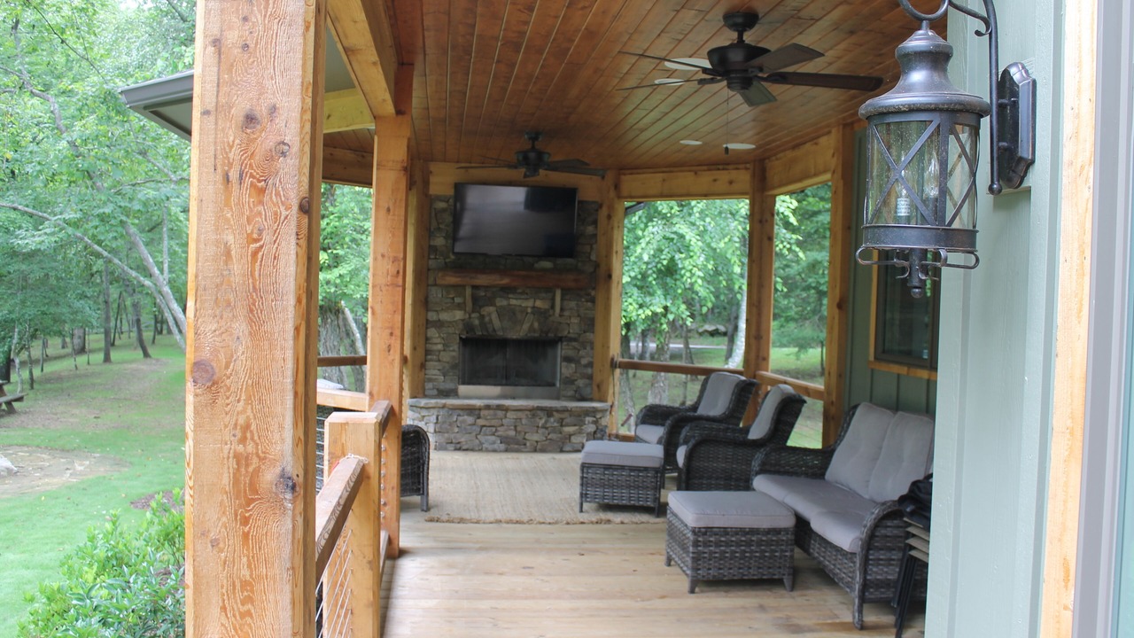 Photo of Others in Mineral Bluff