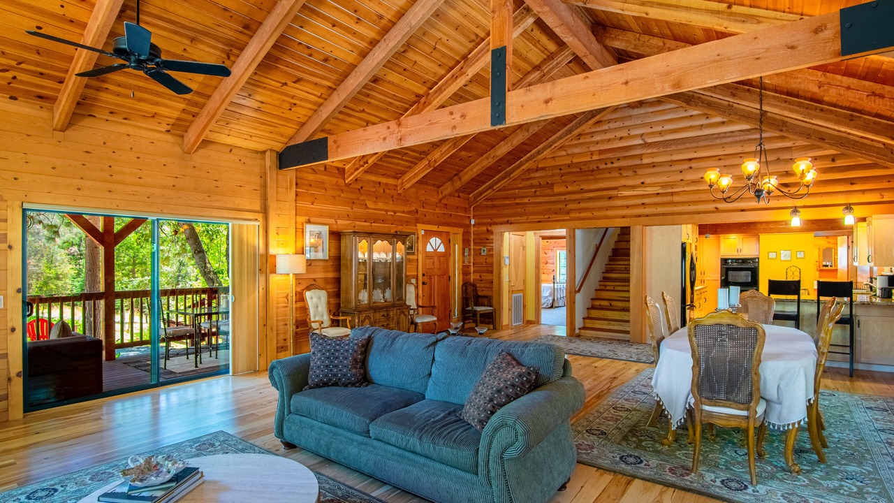 Photo of Livingroom in Colfax