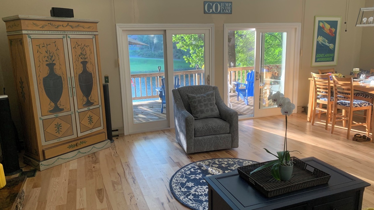 Photo of Livingroom in Hendersonville