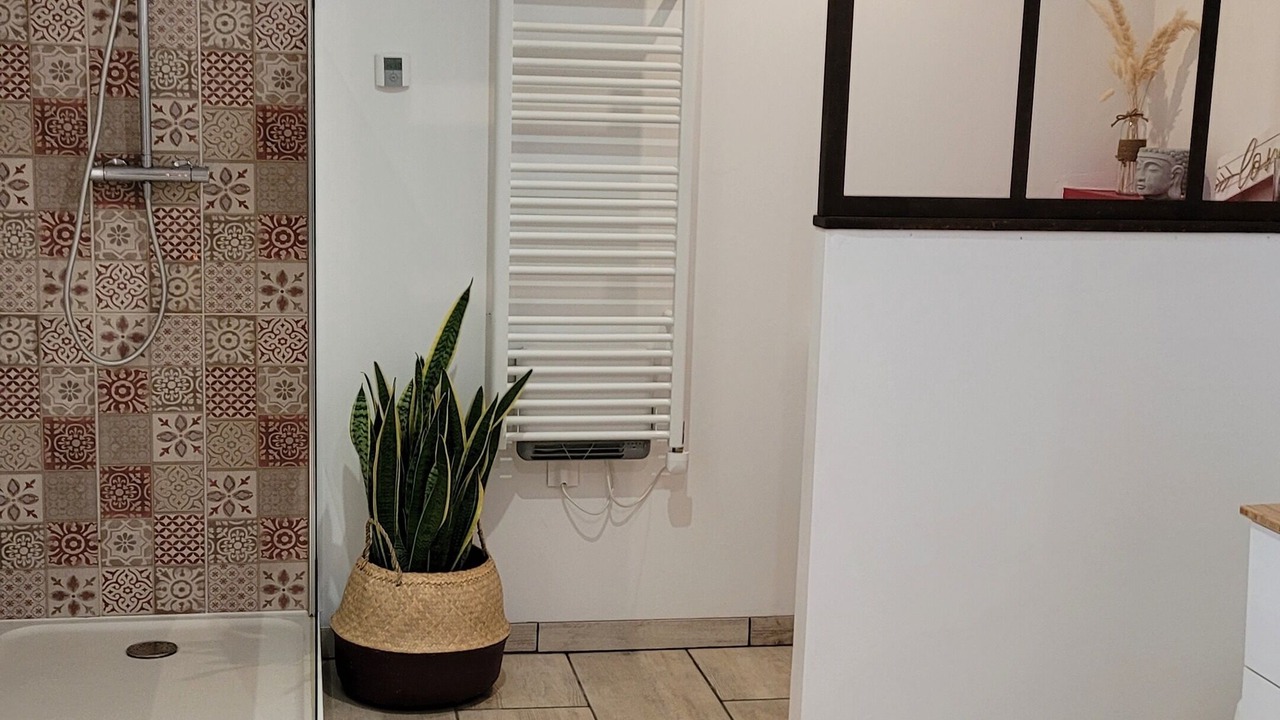 Photo of Bathroom in Ploneour-Lanvern