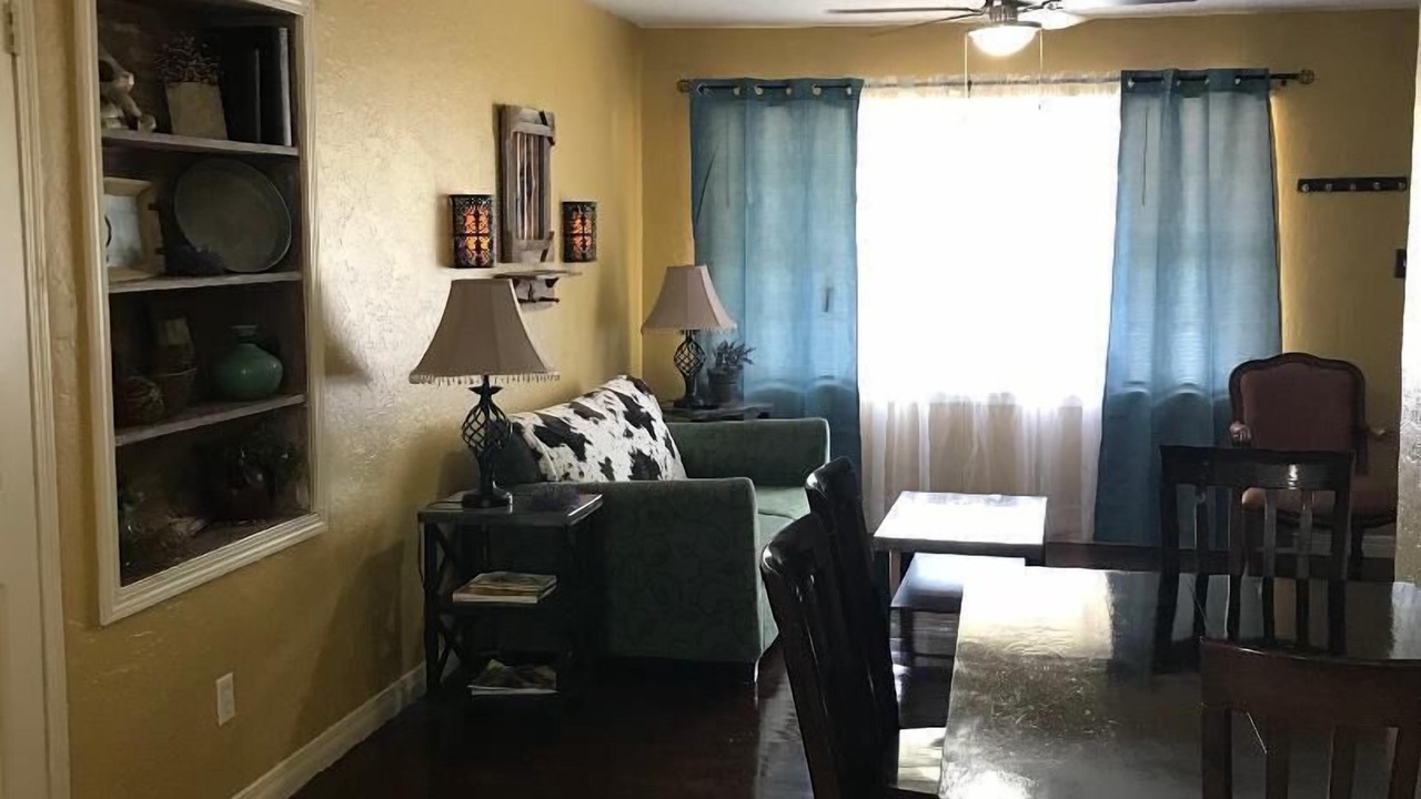 Photo of Livingroom in Lawton