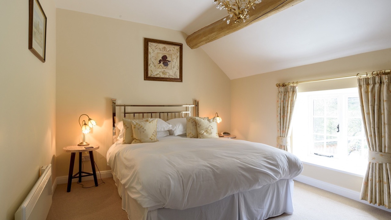 Photo of Bedroom in Monsal Dale