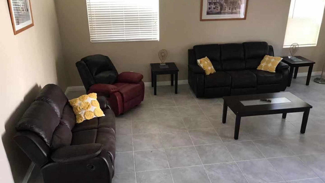Photo of Livingroom in Victorville