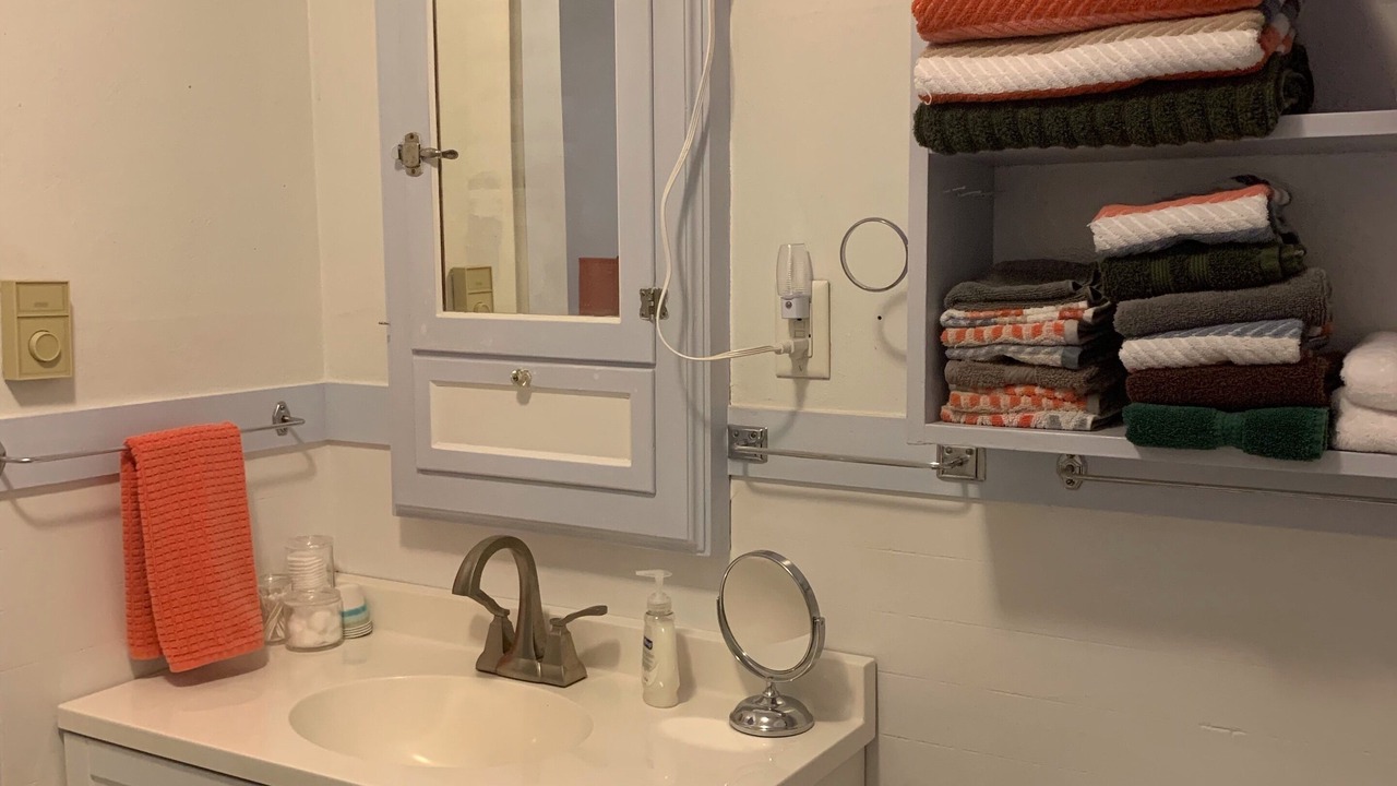 Photo of Bathroom in Lakeview